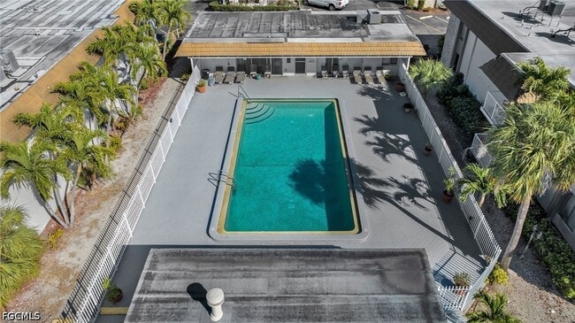 Photo - 1830 Maravilla Ave Unit 321