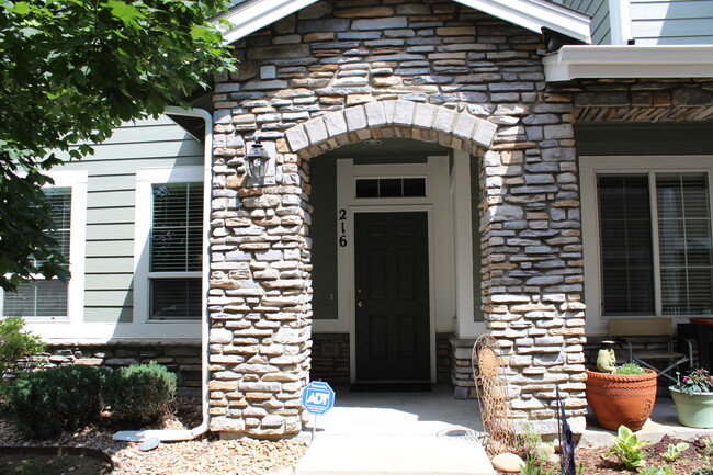 Front Door - 216 Whitehaven Cir Casa Adosada