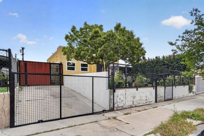 Photo - 621 Morrison St
