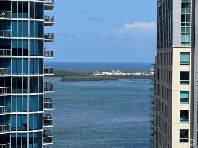 Building Photo - 1060 Brickell Ave Unit 3205 Rental