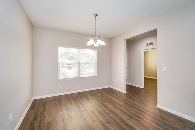 Photo - 6968 Loris Ln