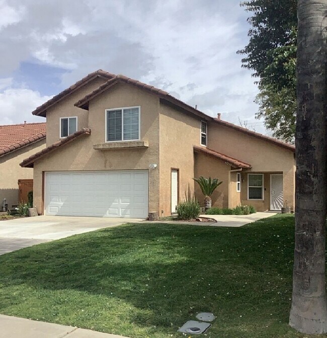 Beautiful 3-Bedroom/ 2.5 Bath Home With Sp... - Beautiful 3-Bedroom/ 2.5 Bath Home With Sp...