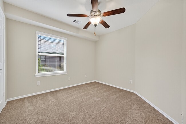 Photo - 6438 Haywards Crossing S Cir