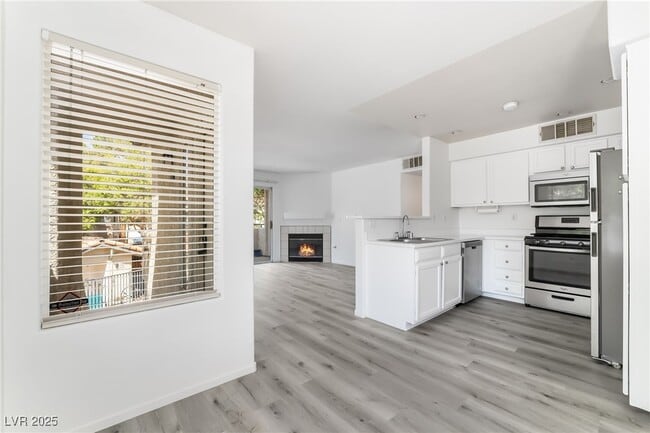 Building Photo - 3059 Key Largo Dr Unit 201 Rental