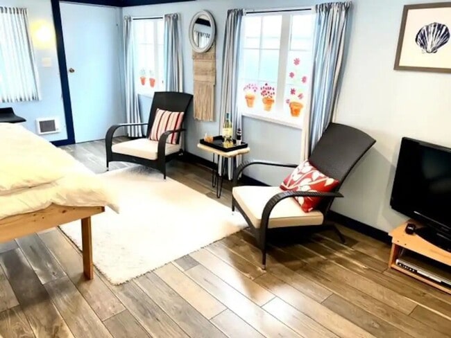 Photo - 7525 Morrison Ave