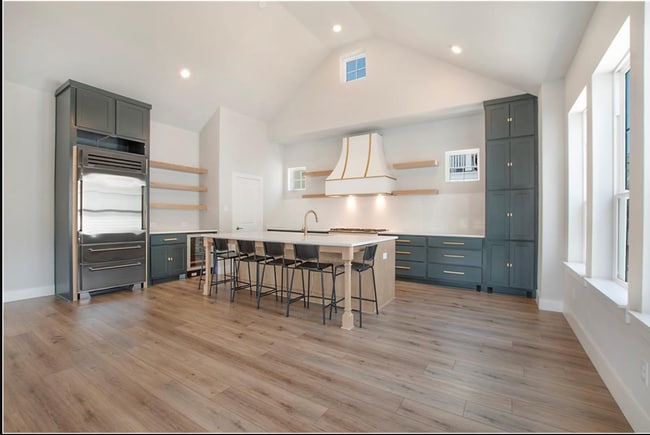 Photo - 1005 Cavour Pl