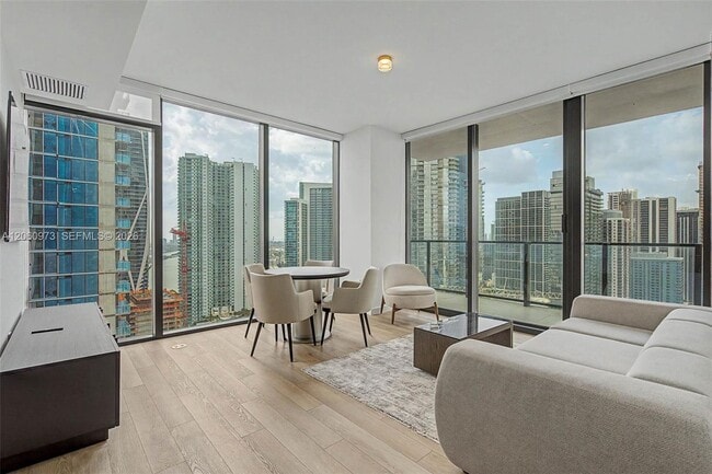 Photo - 20 NE 11th St Unidad 3808