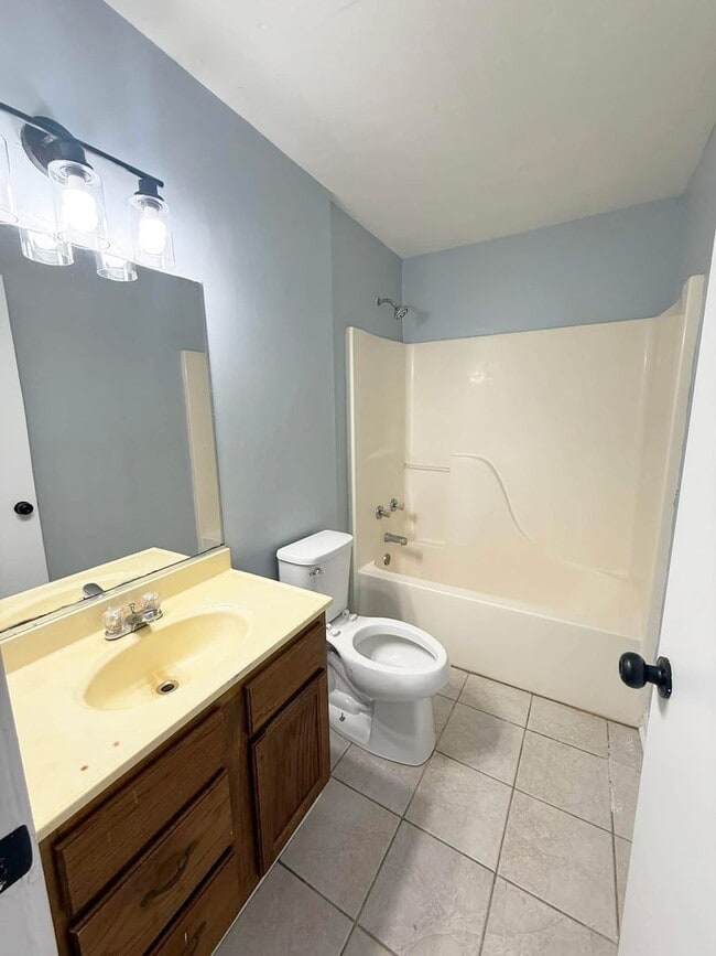 Photo - 2 Bed 1 Bath Close to Downtown