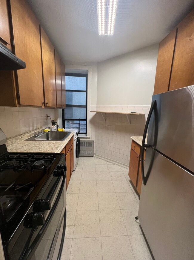 525 W 151st St Unit 2nd floor