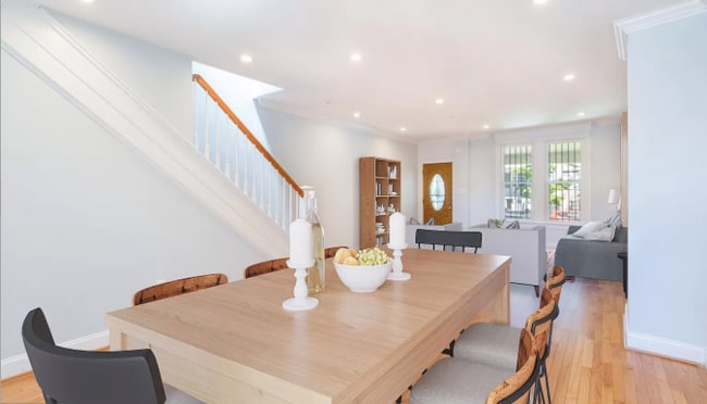 Photo - 624 Irving St NW