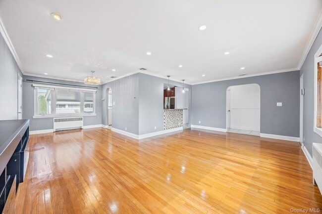 Photo - 2282 Baylis Ave