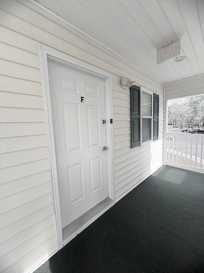 Photo - 469 White River Dr