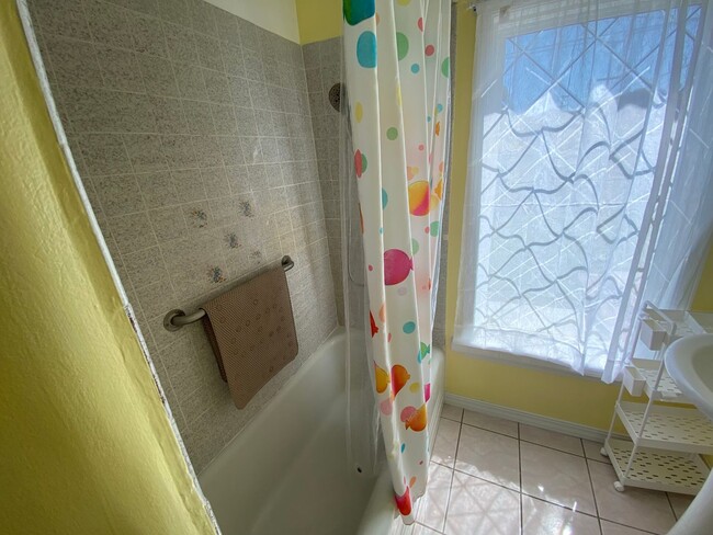 Photo - 214 S Bonita St