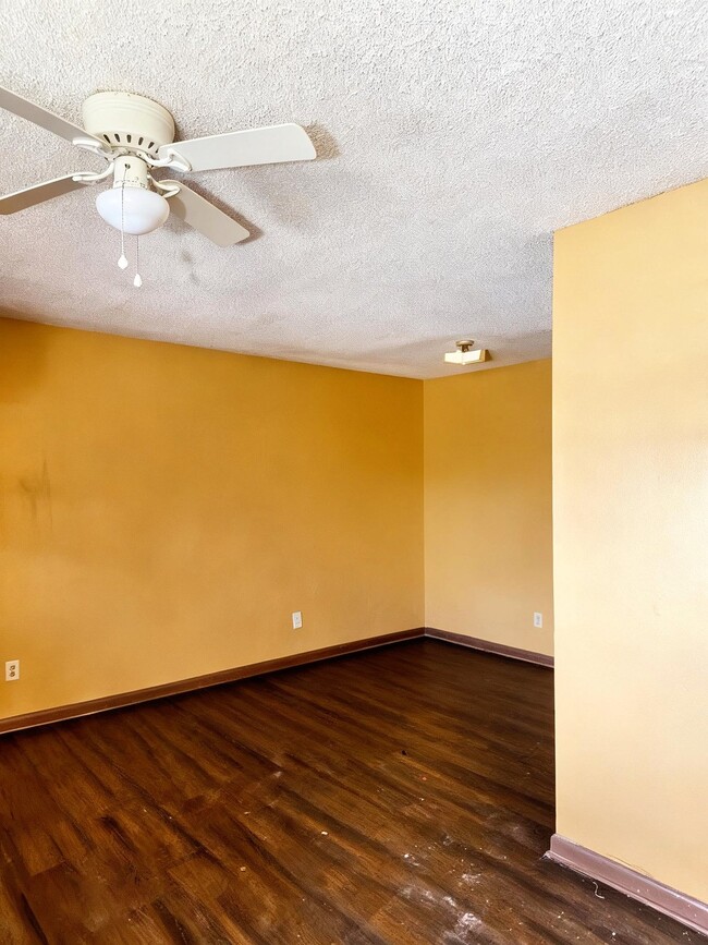 Photo - 1704 S Catalpa St