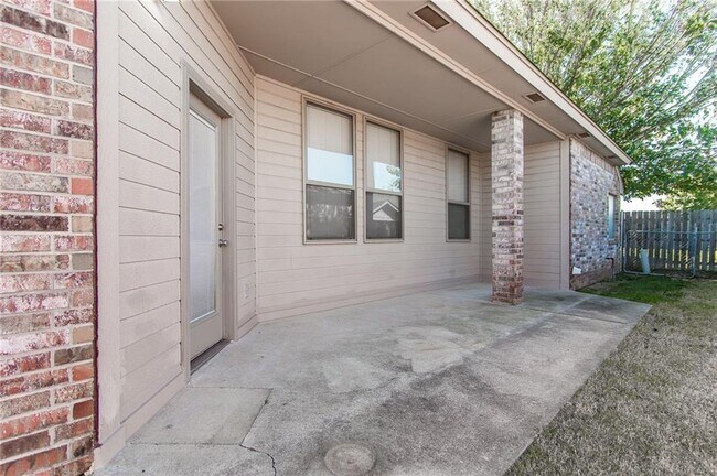 Photo - 2209 SW 137th Pl