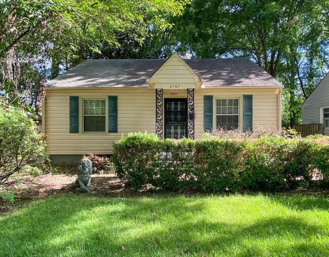 Building Photo - 2 bed, 1 bath near the University of Memphis
