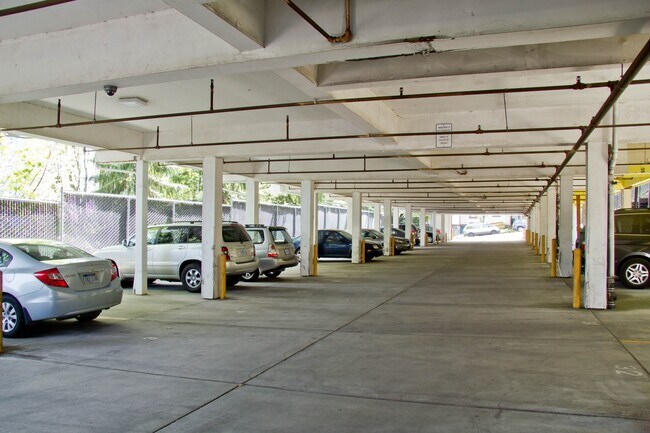 Hoodview Apartments