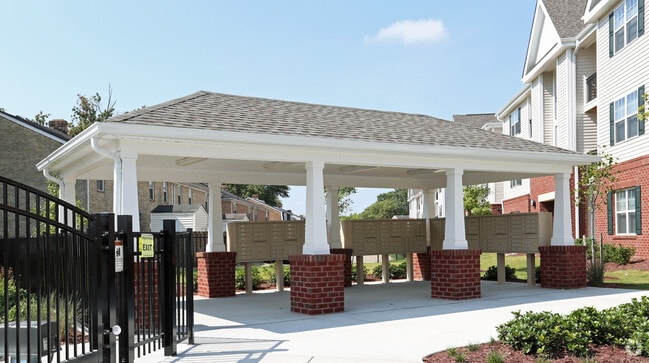 The Pointe at Pickett Farms