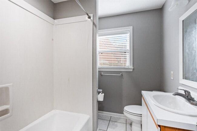 Photo - 302 S Hardie St