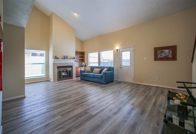 Photo - 9511 Sharpcrest St