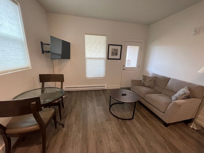 FURNISHED 1BED 1BATH APARTMENT - DOWNTOWN ... - FURNISHED 1BED 1BATH APARTMENT - DOWNTOWN ...