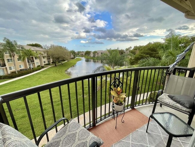 Building Photo - 300 Crestwood Ct N Unit 309