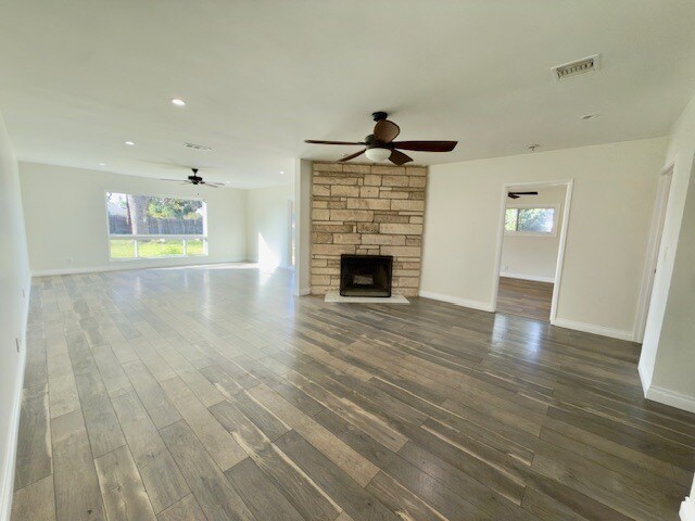 Photo - 18648 Gledhill St