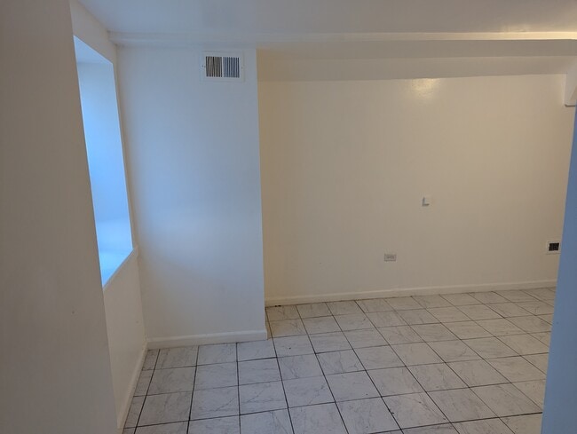 Photo - 1318 S Kolin Ave Unidad BSMT