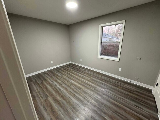 Photo - 1266 Fairground Rd