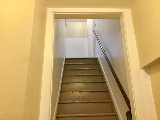 Photo - 528 W 4th St