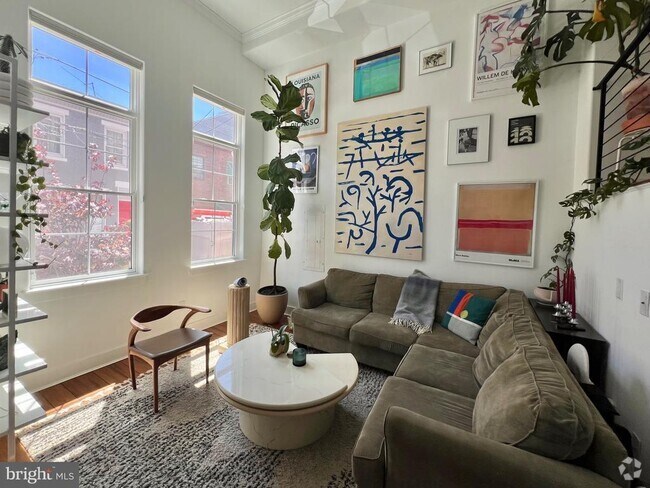 Building Photo - 621 McClellan St Rental