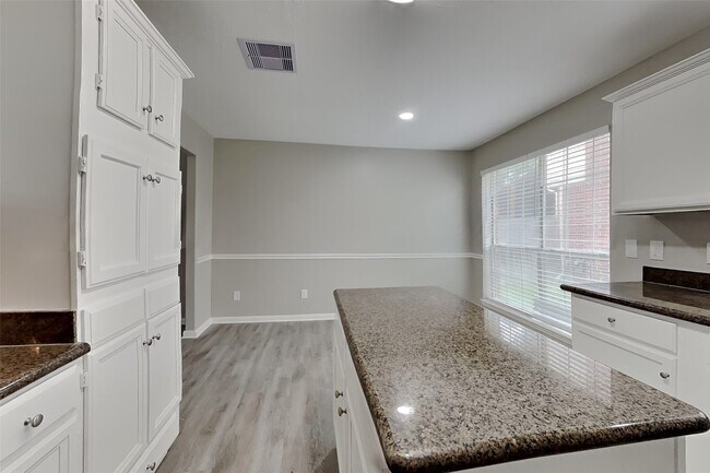 Photo - 17902 Western Pass Ln
