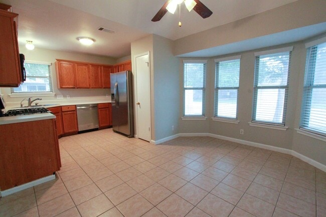 Building Photo - Spacious 3BR/2BA Corner Lot Home in Austin’s Colony