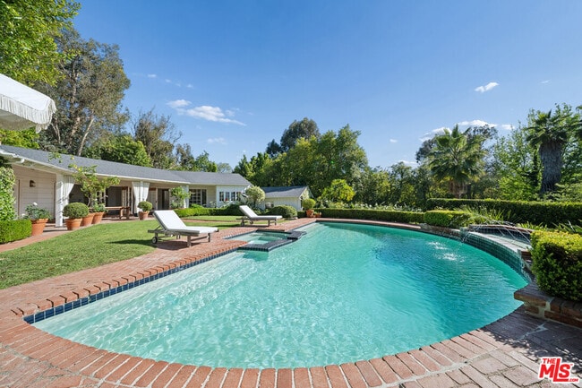 Photo - 8050 Mulholland Dr