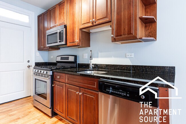 Photo - 736 W Addison St