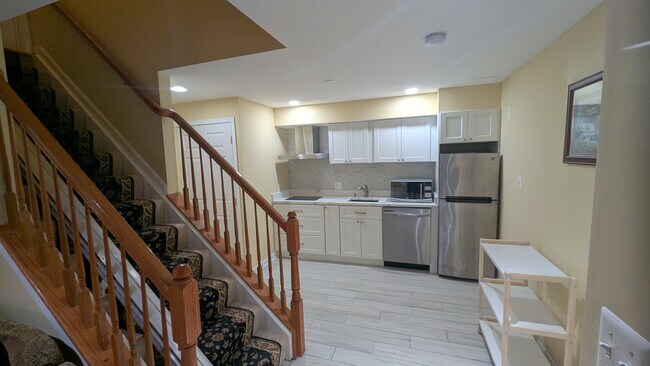 Photo - 4688 Woodland Rd