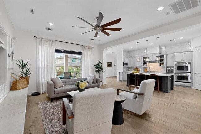 Photo - 102 Kildrummy Ln