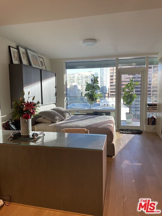 Photo - 877 Francisco St Unidad 1115