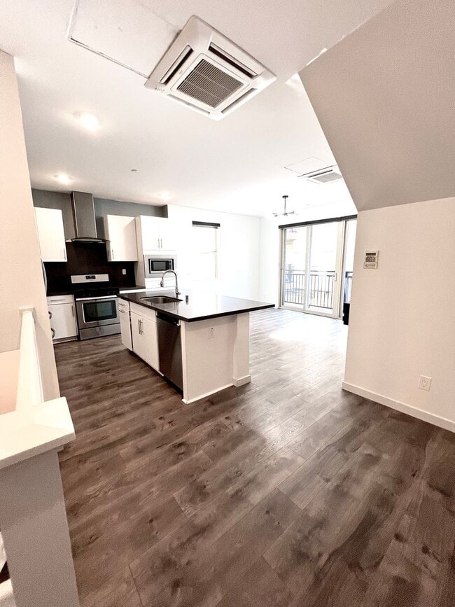 484 Tailoff Ln