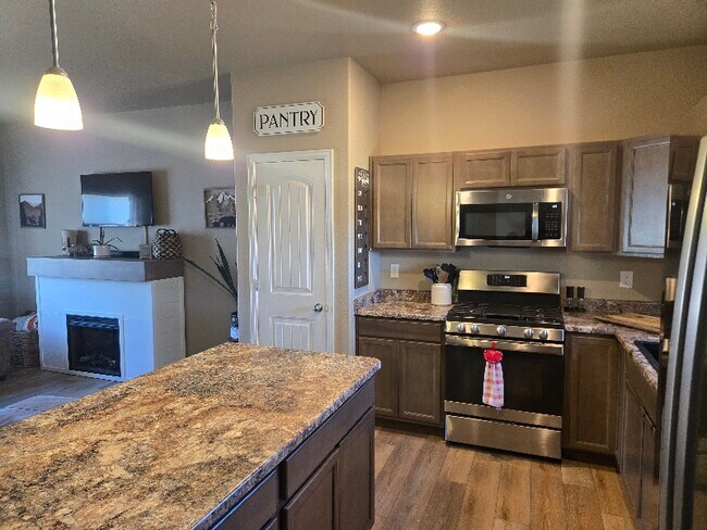 Photo - 5212 Crested Hill