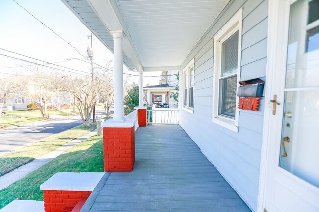Photo - 3701 Amherst St