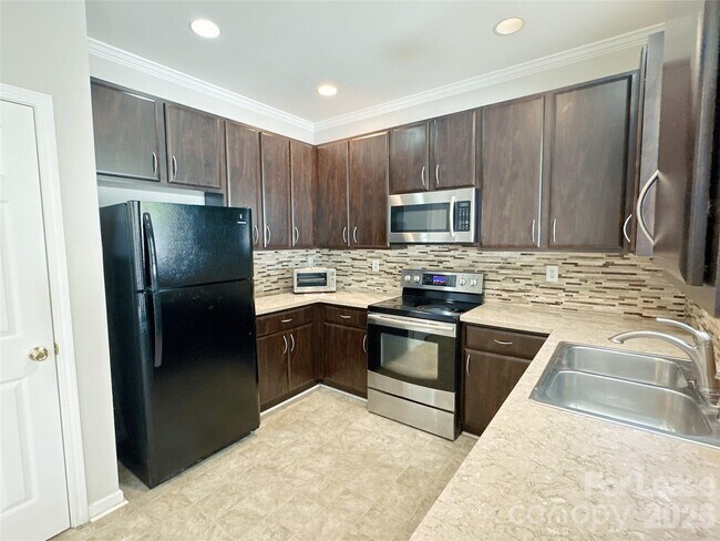 7629 Abigail Glen Dr