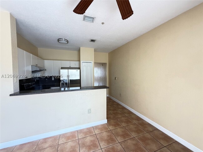 7250 NW 177th St Unit 203-16