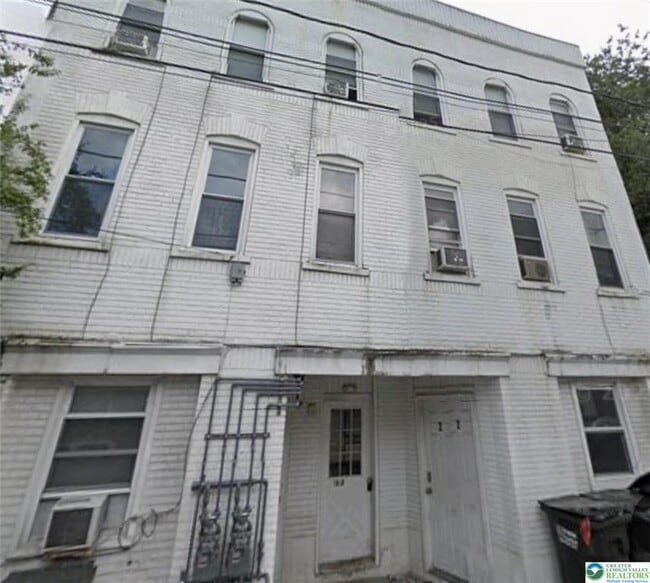 Building Photo - 1218 Mechanic St Unit 2