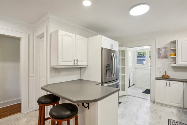 Photo - 1003 Glenwood Ave SE
