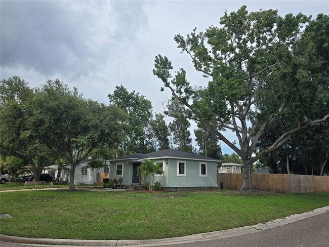 Photo - 6001 Cedar St NE