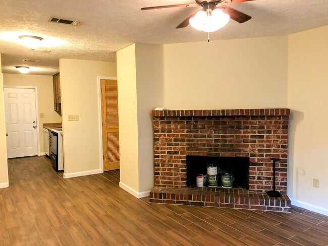 Photo - AVAILABLE NOVEMBER 2025 | 2BR 1BA Duplex