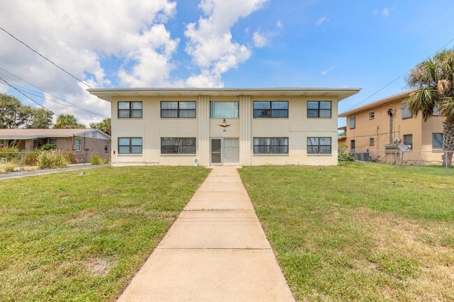 Building Photo - 407 University Blvd