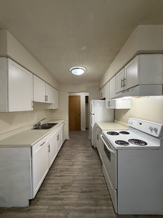 Photo - 45598-45598 McIntosh Dr
