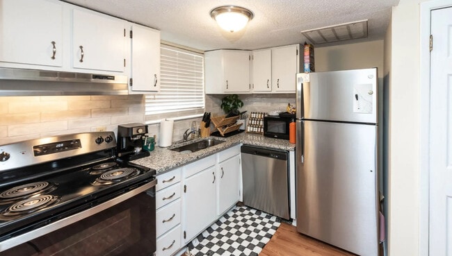 Lincoln Square Townhomes